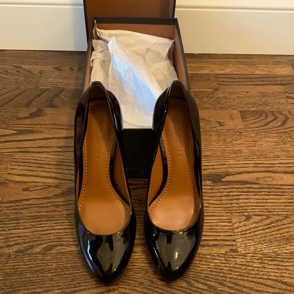 BNIB Coach black pumps